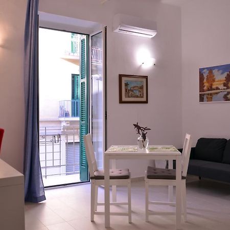 Meme Apartment Bari Luaran gambar