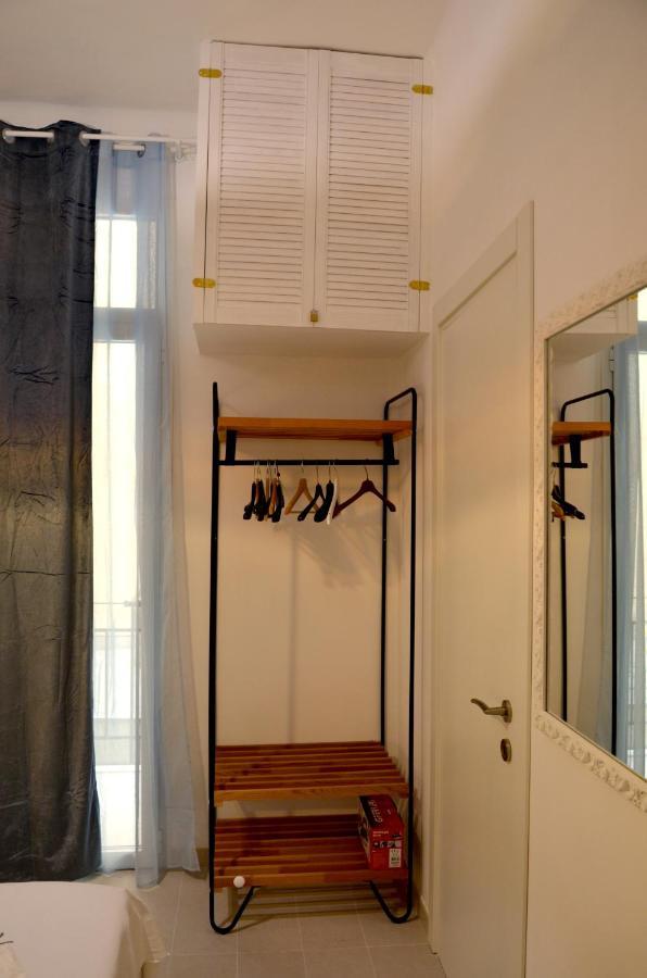 Meme Apartment Bari Luaran gambar